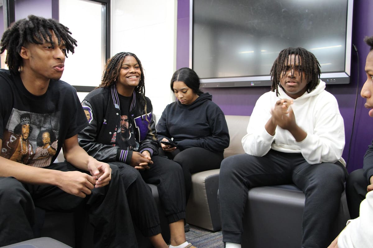 Black Student Union members meet to discuss Spirit Week days.
